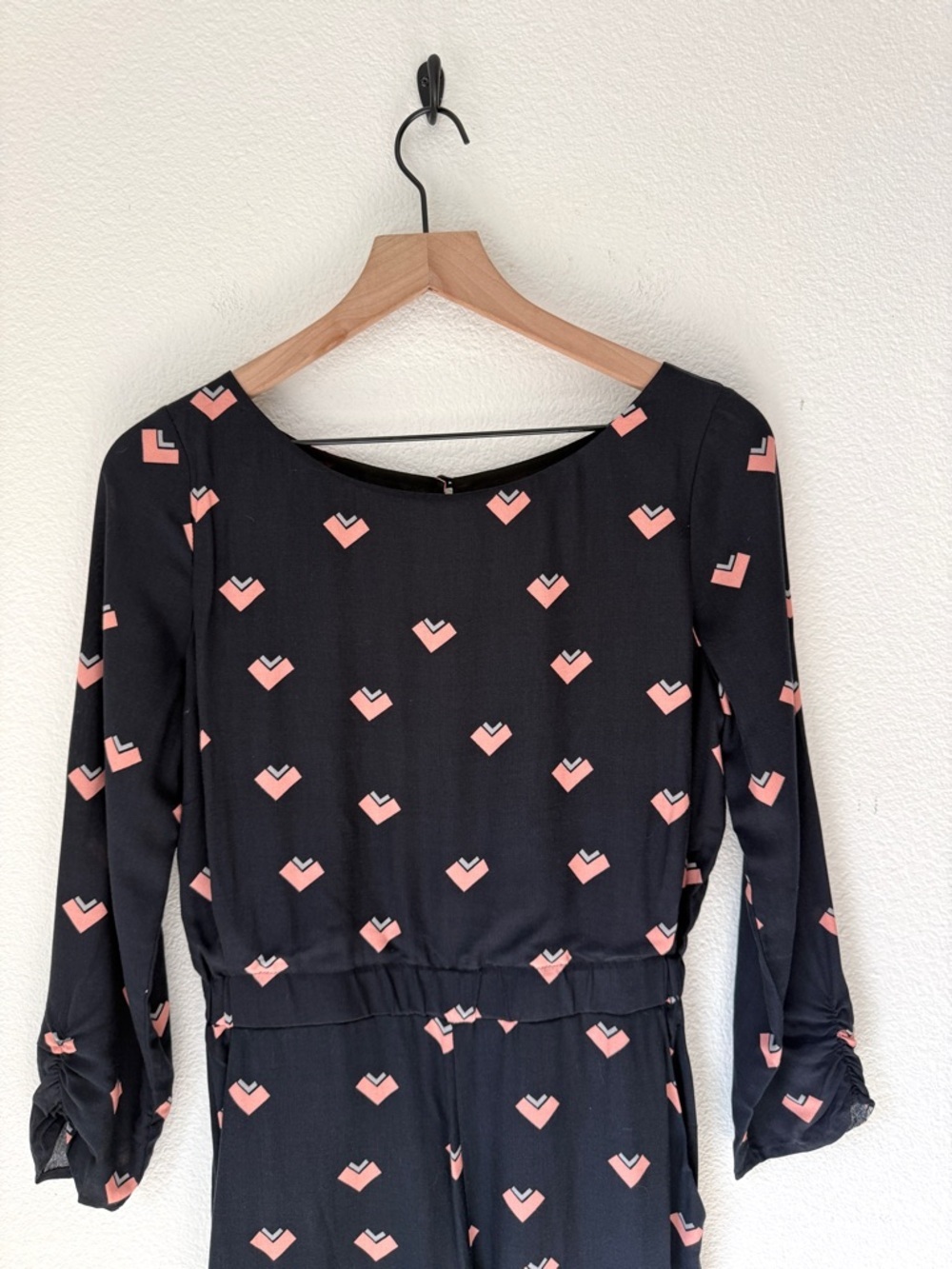 Corey Lynn Calter - Anthropologie- Navy Jumpsuit with Pink arrow pattern - Small - Picture 3 of 10